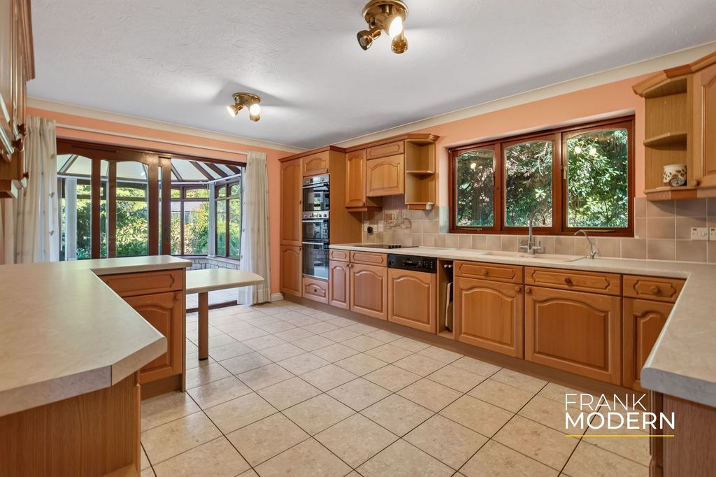 Property photo 2 of 60 Kitchen