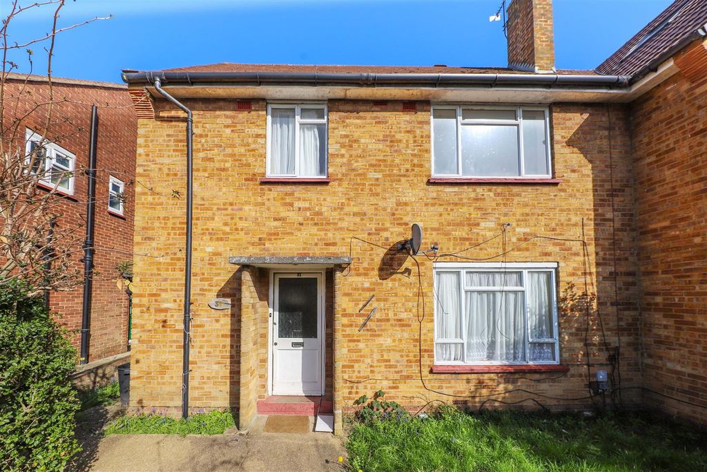 Property photo 1 of 9 Front