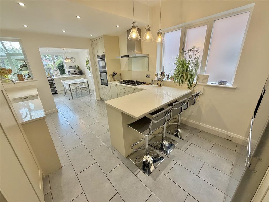 Property photo 3 of 52 Image 3