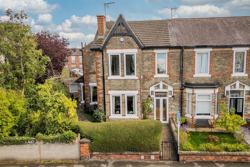 Property photo 1 of 34