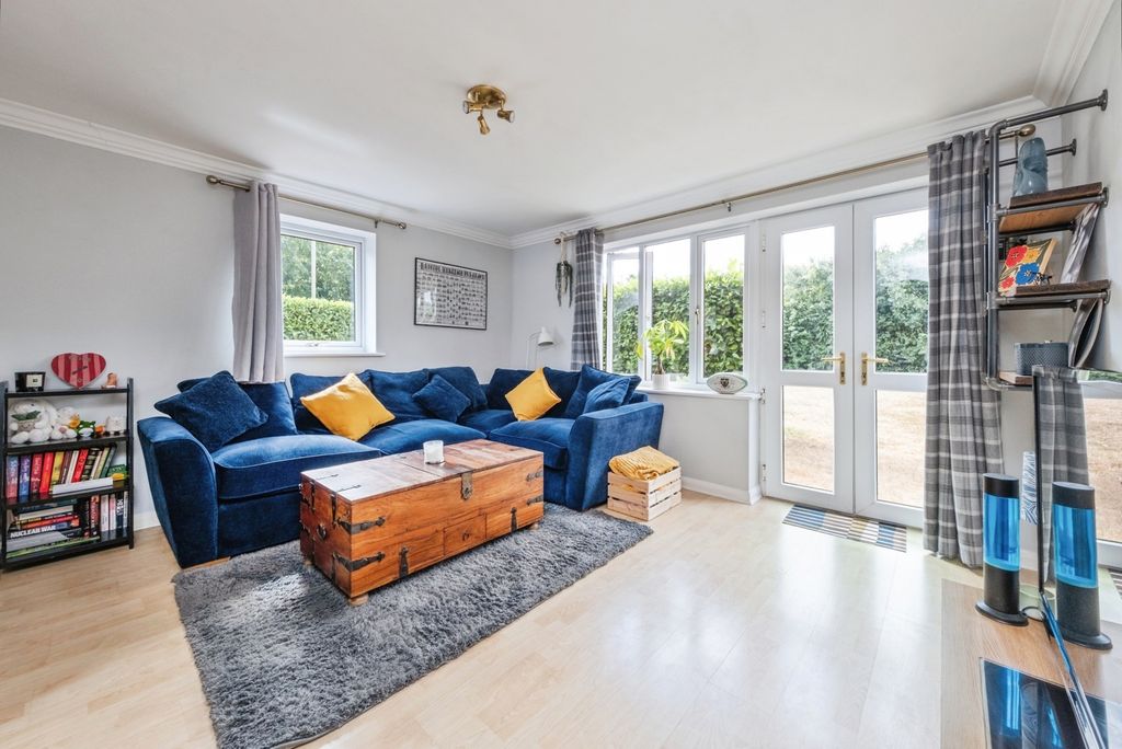 Property photo 2 of 11 Pbox-Img.Jpg