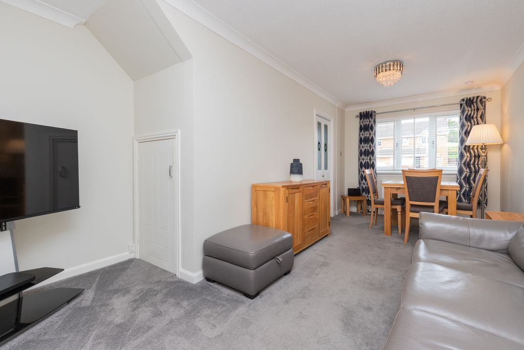 Property photo 2 of 16 5 Strathcarron Way-12