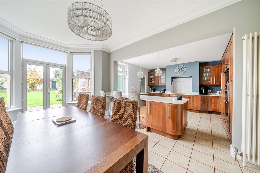 Property photo 2 of 21 1369102-18-68F24A8c1890A.Jpg