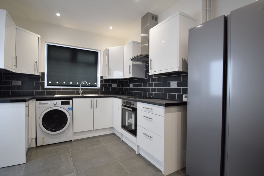 Property photo 2 of 13 Photo 6