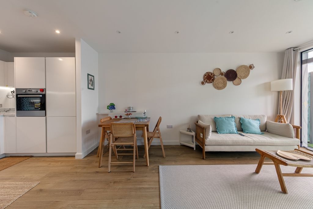 Property photo 2 of 13 094A3806