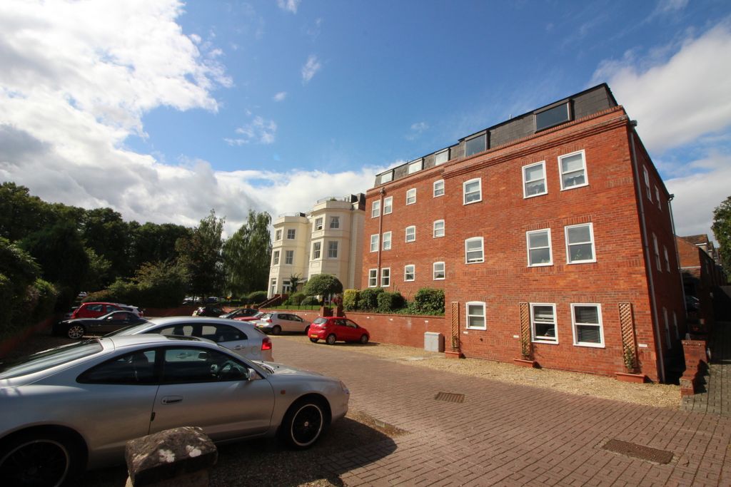 Property photo 1 of 7