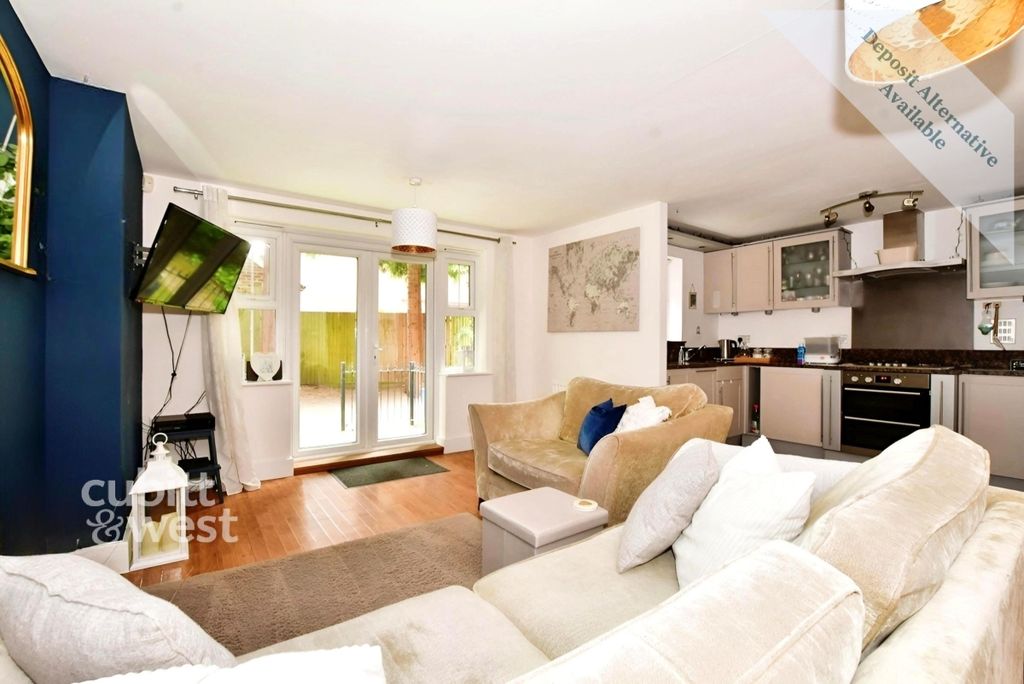 Property photo 2 of 13 Lounge