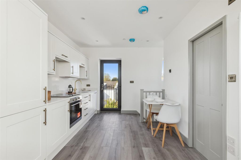 Property photo 3 of 12 12.Jpg