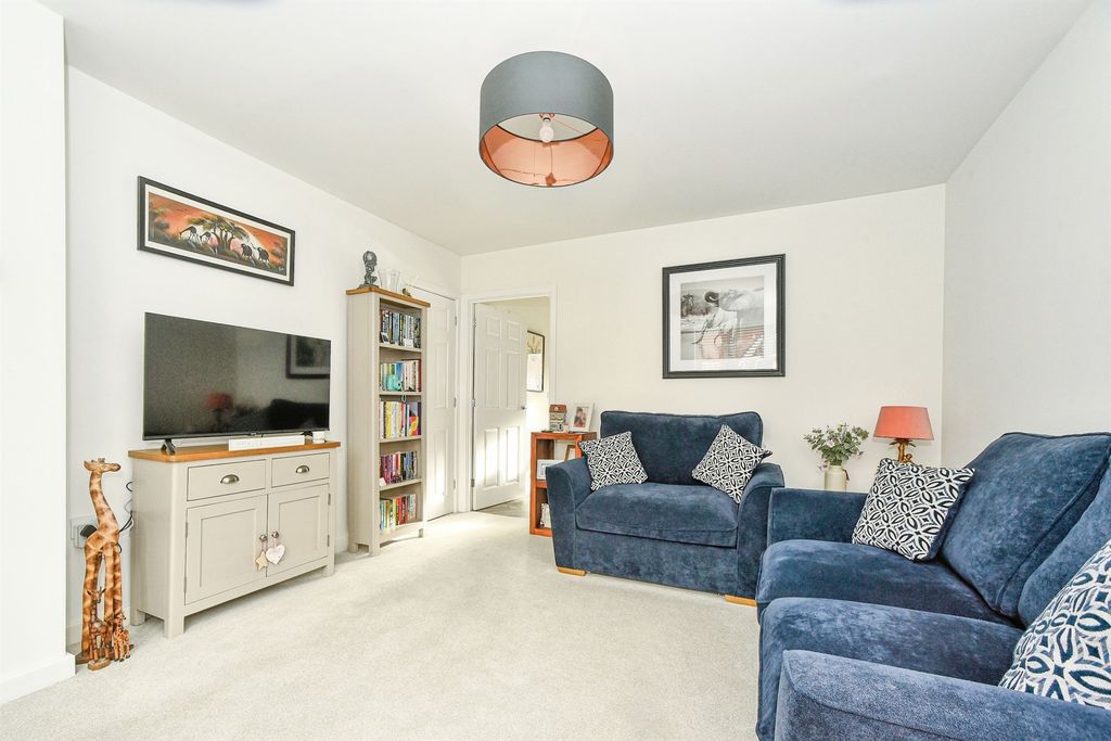 Property photo 3 of 17