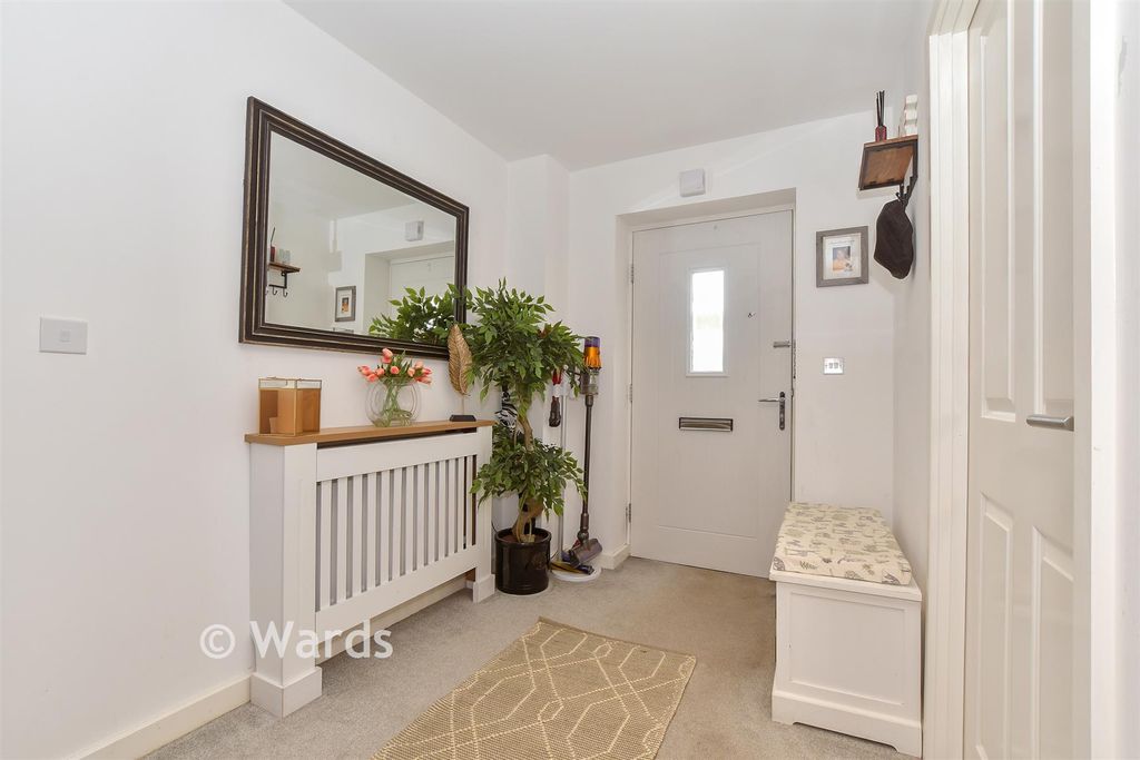 Property photo 3 of 17 Entrance Hall