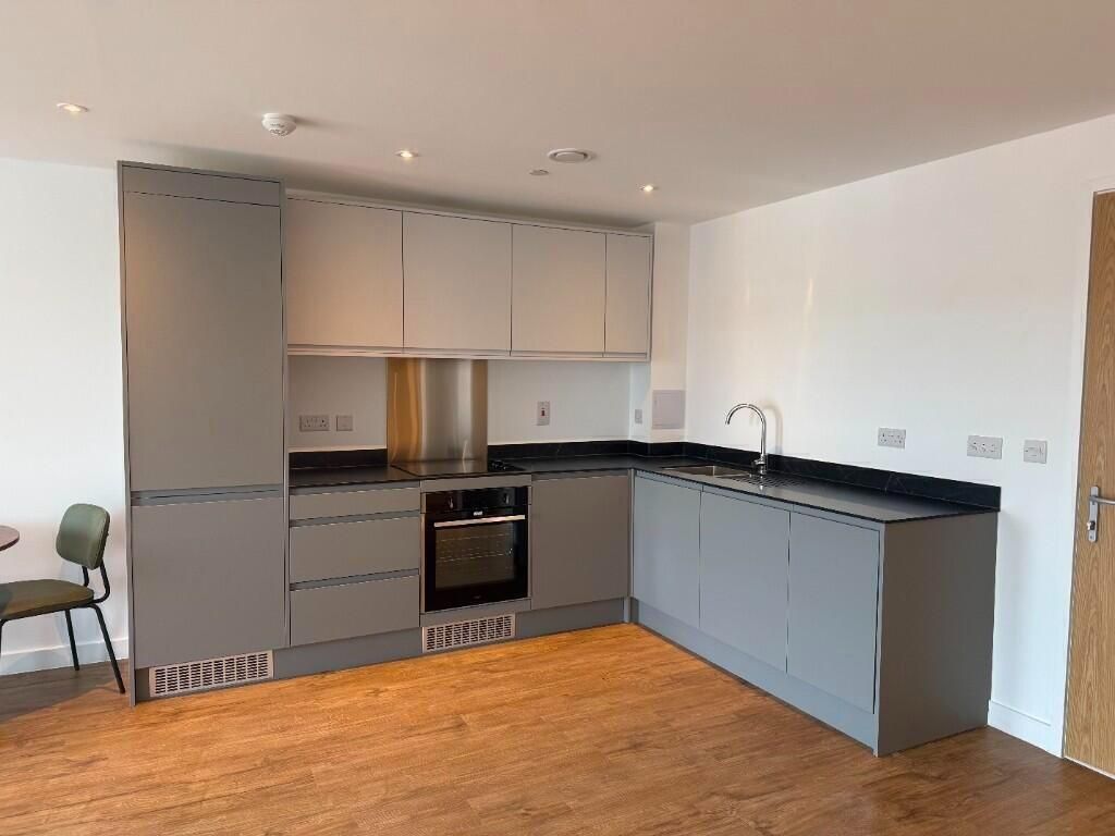 Property photo 1 of 4 1 Bed Flat To Rent Chartwell Close, London Cr0