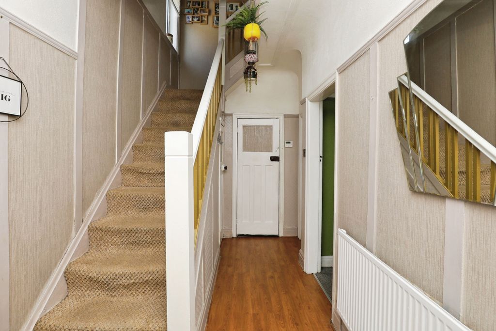 Property photo 3 of 15 Hall