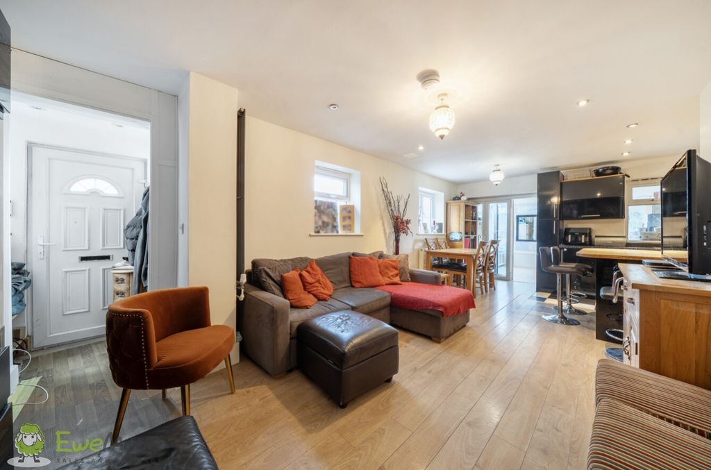 Property photo 1 of 14 33d91174-5Aee-49Ad-A101-537335F5771E