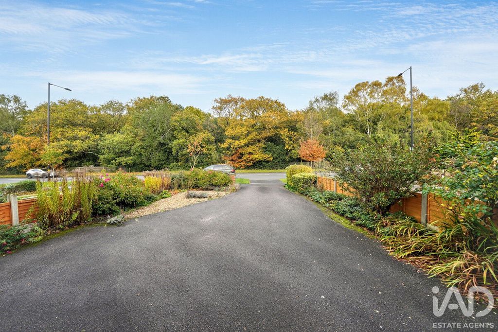 Property photo 2 of 49