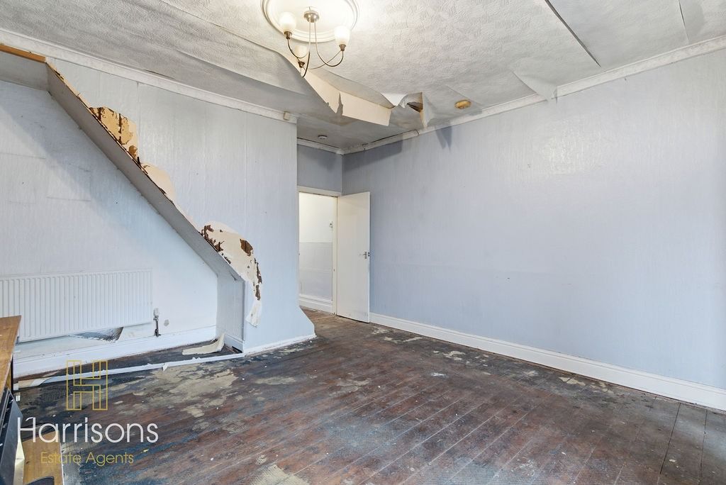 Property photo 3 of 22 4956457