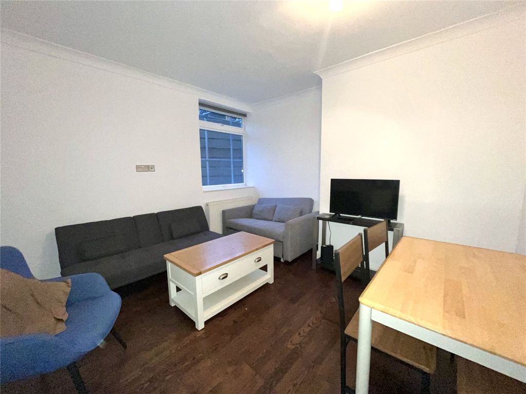 Property photo 3 of 11 Picture No. 04