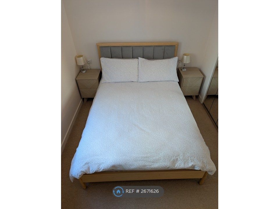 Property photo 2 of 10 Double Bedroom