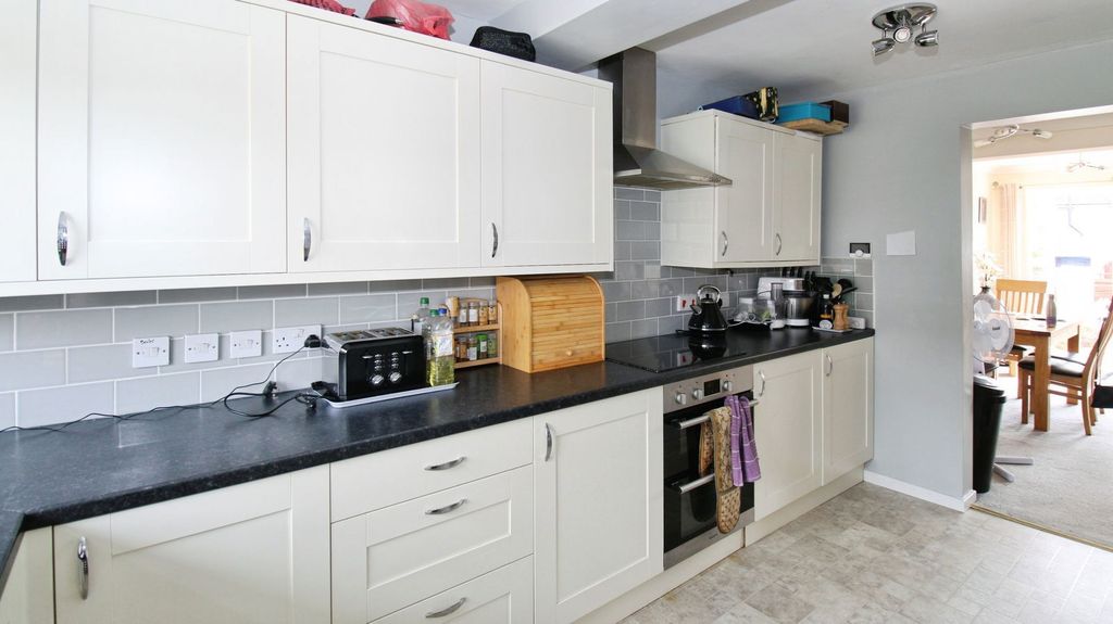 Property photo 3 of 24