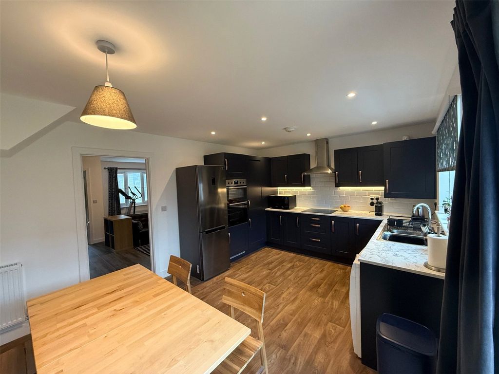 Property photo 2 of 20 Picture No. 05