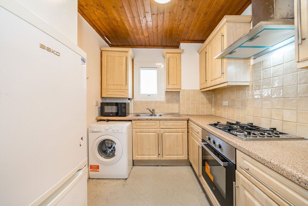 Property photo 3 of 5