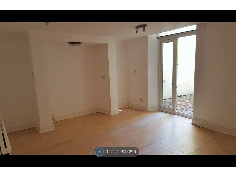 Property photo 2 of 15 Patio Door From Lounge