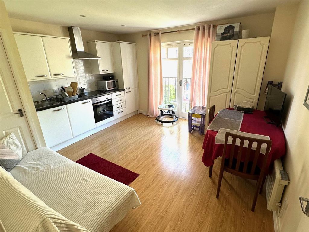 Property photo 2 of 7 Lounge Kitchen.Jpg