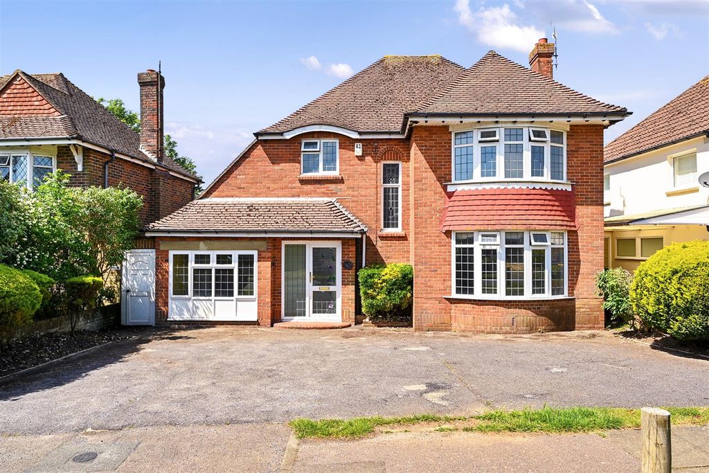 Property photo 1 of 25 Fairfield-Gardens-Bn41 (26).Jpg