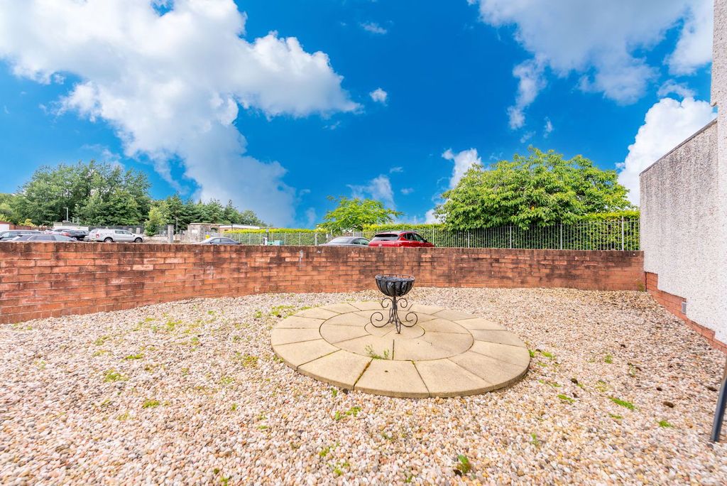 Property photo 3 of 24