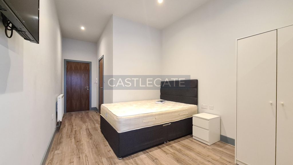 Property photo 1 of 7 Room 24 Renaissance Works Student Accommodation