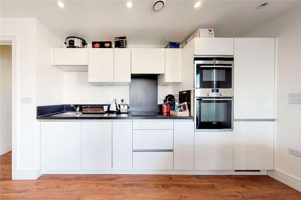 Property photo 3 of 12 Kitchen