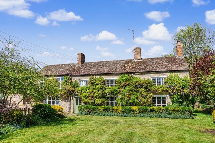 Property photo 1 of 11 327523