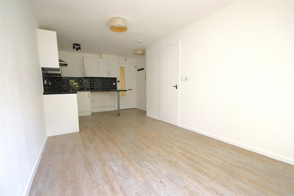 Property photo 2 of 7 Img_7384.Jpg