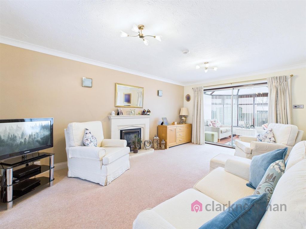 Property photo 2 of 25 Living Room