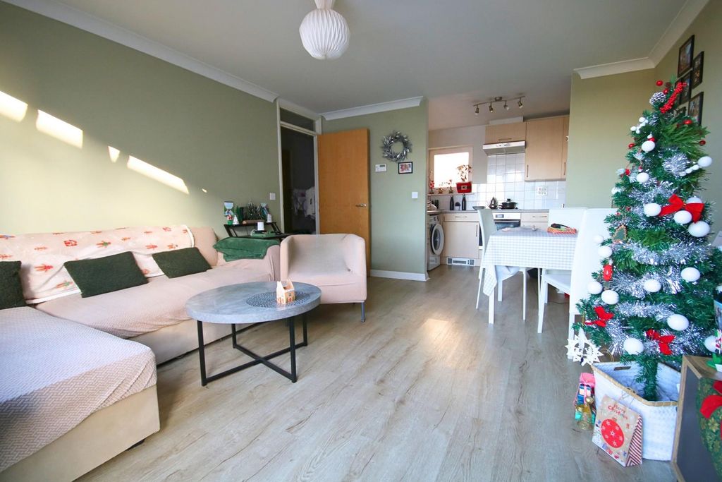 Property photo 2 of 10 liv3 (18).Jpg