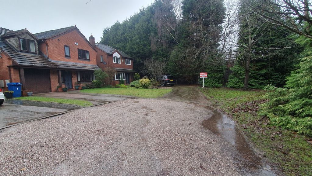 Property photo 2 of 43