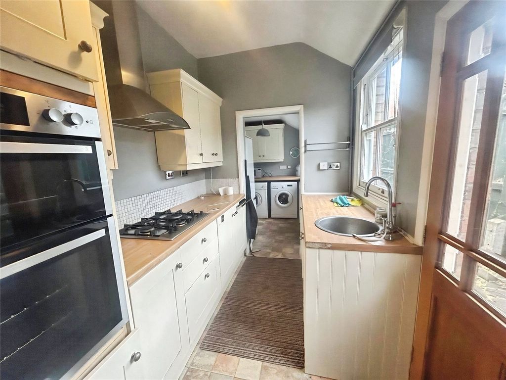 Property photo 3 of 12 Kitchen