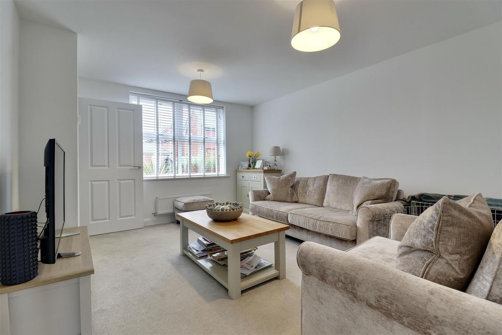 Property photo 3 of 18 F79Eff0F-9Cf9-4838-81Ed-491B83C76207_1_201_A.Jpeg