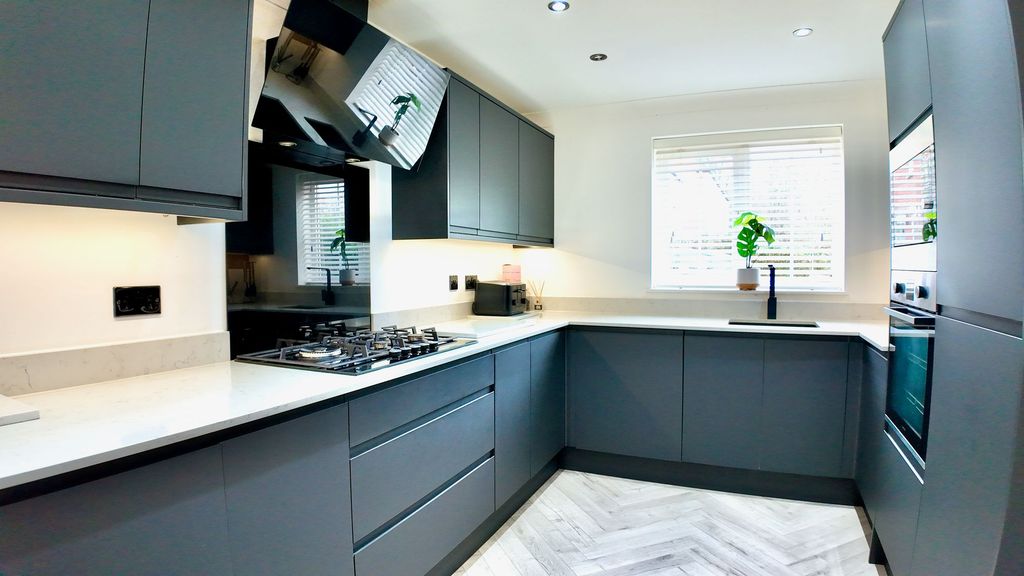 Property photo 3 of 32