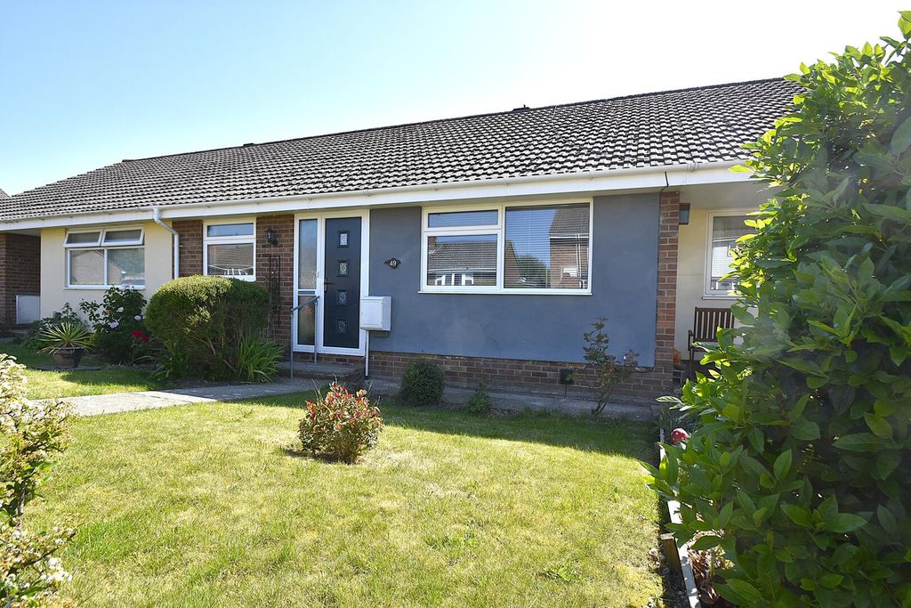 Property photo 1 of 12 Front (Exterior)