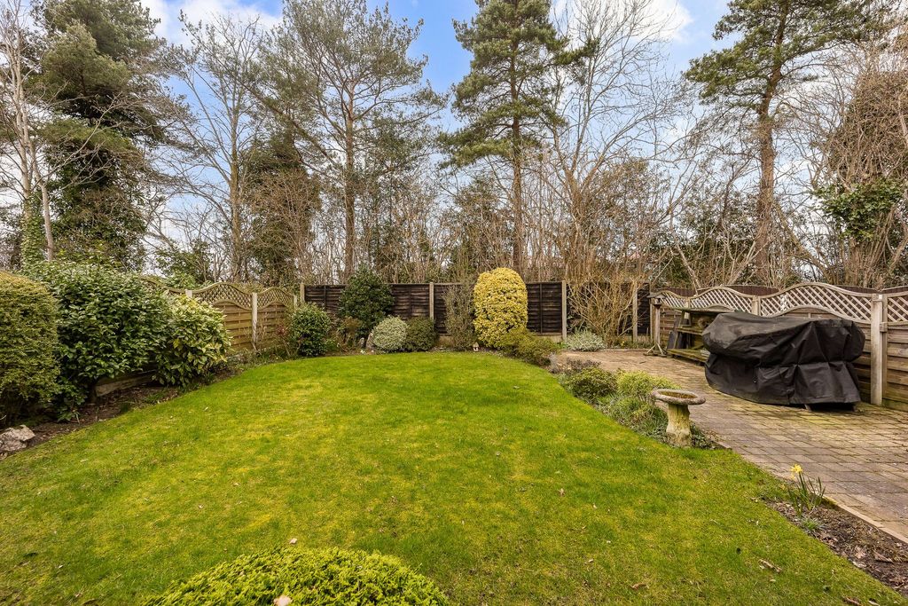 Property photo 2 of 31