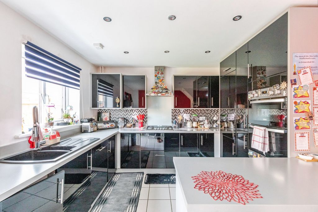 Property photo 2 of 18 Img_8815