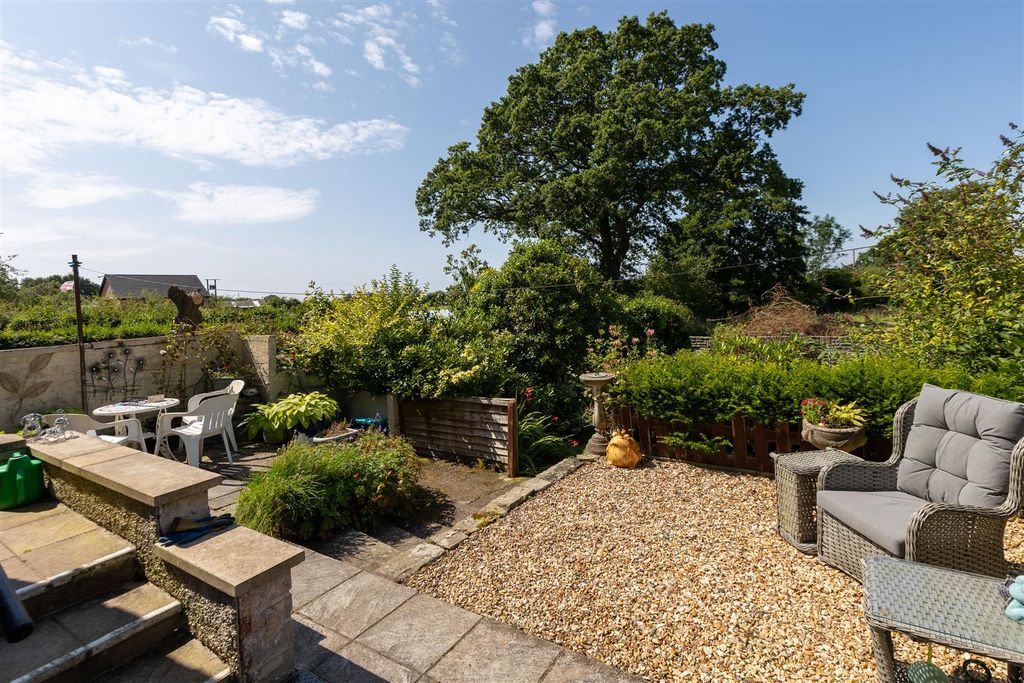 Property photo 3 of 25