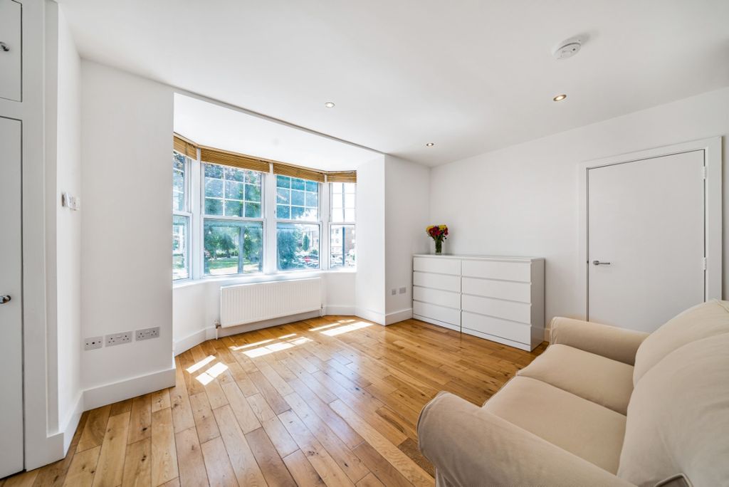 Property photo 3 of 9 1006764 (2)