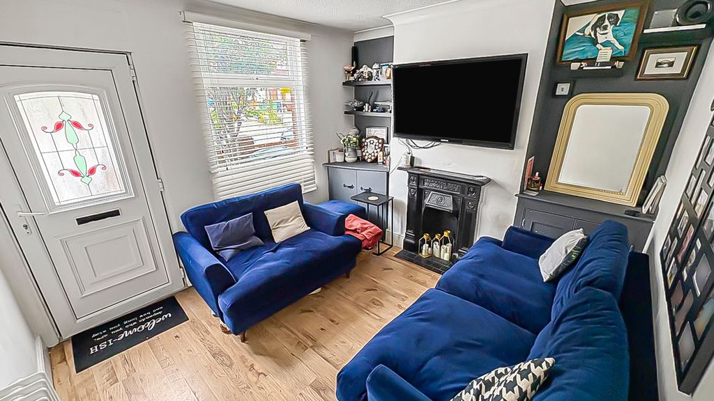 Property photo 2 of 10