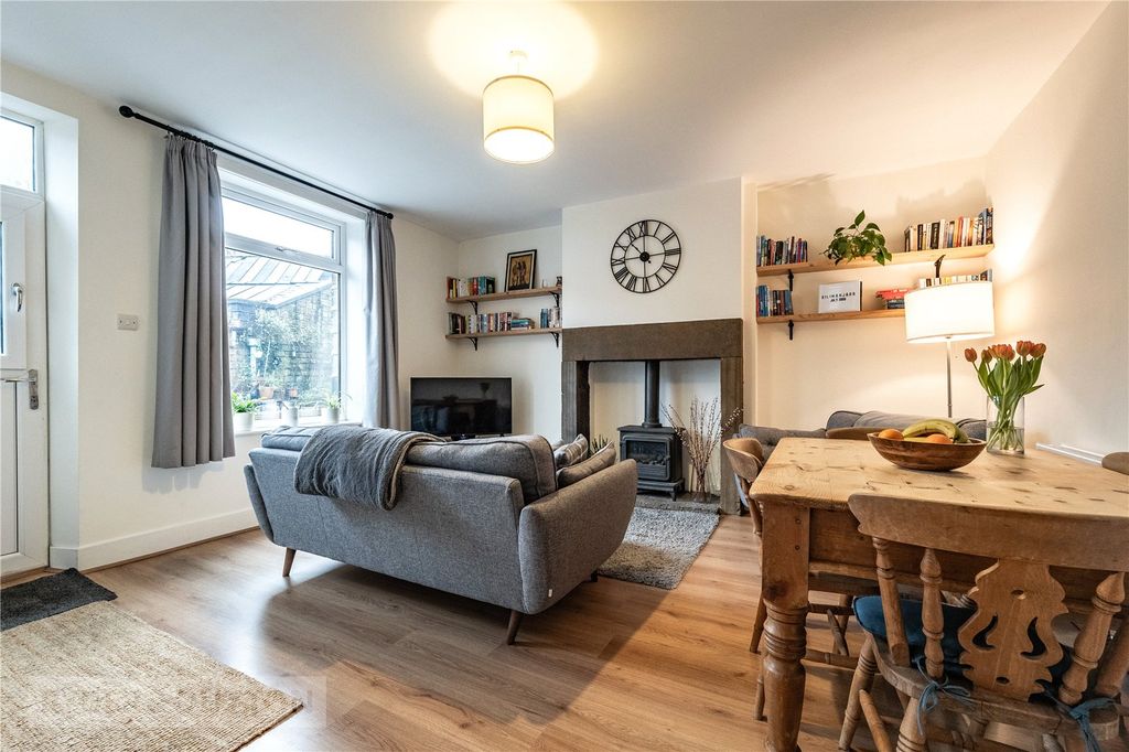 Property photo 2 of 20 Living Room