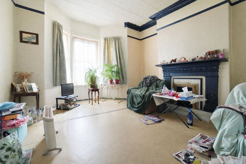 Property photo 2 of 3