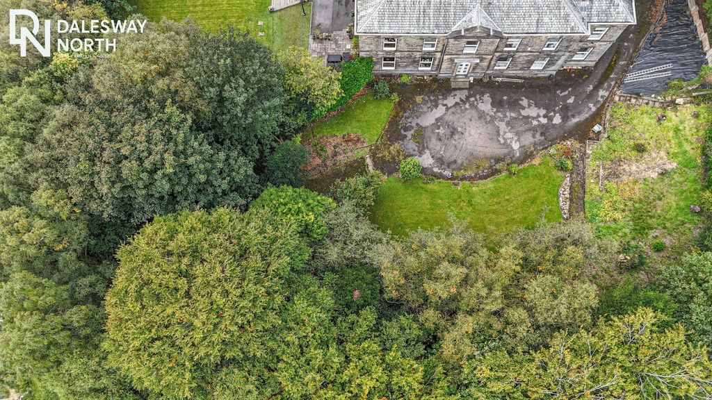 Property photo 2 of 27