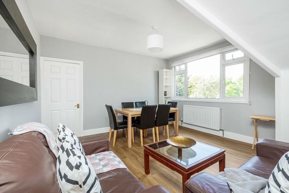 Property photo 3 of 10 Andrew Purnell-Flat 9,142 Worple Road-8.Jpg