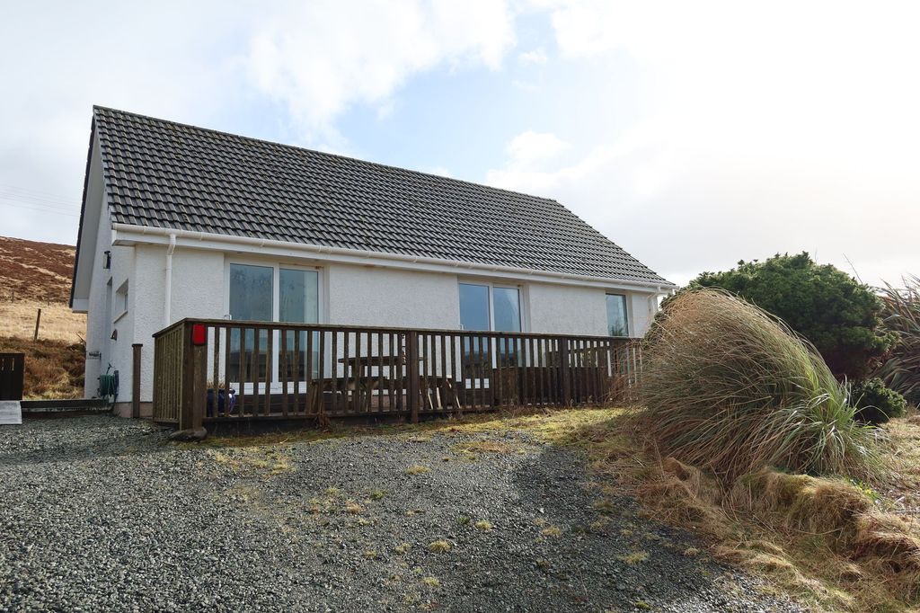 Property photo 2 of 30