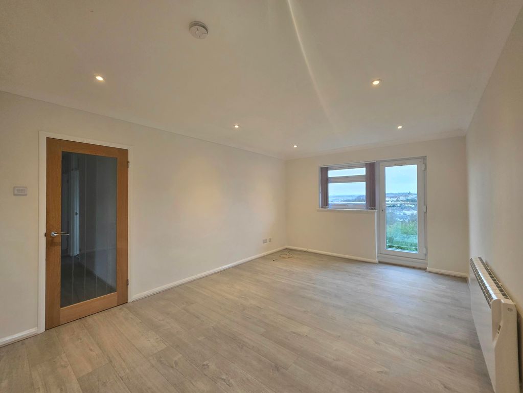 Property photo 3 of 11 Image